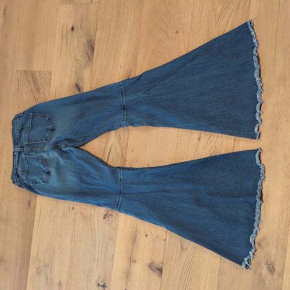 COPY - Judy Blue Women's Flared Jeans size 3 - Picture 2 of 4